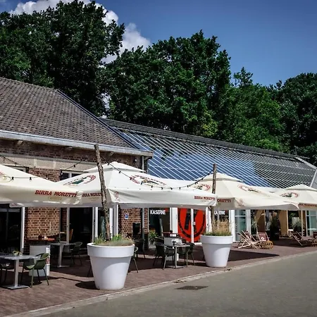 Kaserne Boutique 스헤르토헨보스