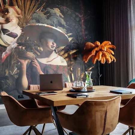 Kaserne Boutique 스헤르토헨보스