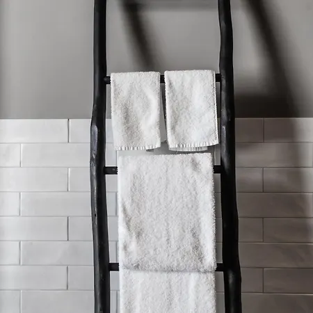 Kaserne Boutique 스헤르토헨보스